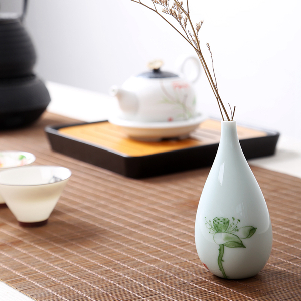 Oriental hand painted mini ceramic flower vase 13